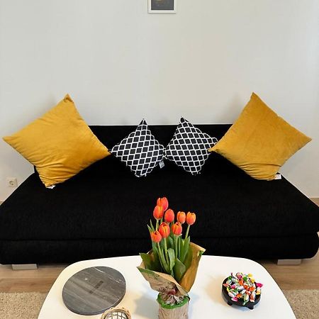 Cozy 8-Person Home In Vienna Located At Haberlgasse 82 N1 Viena Exterior foto