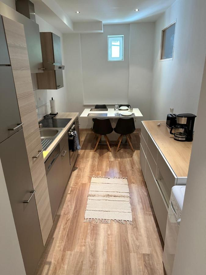 Cozy 8-Person Home In Vienna Located At Haberlgasse 82 N1 Viena Exterior foto